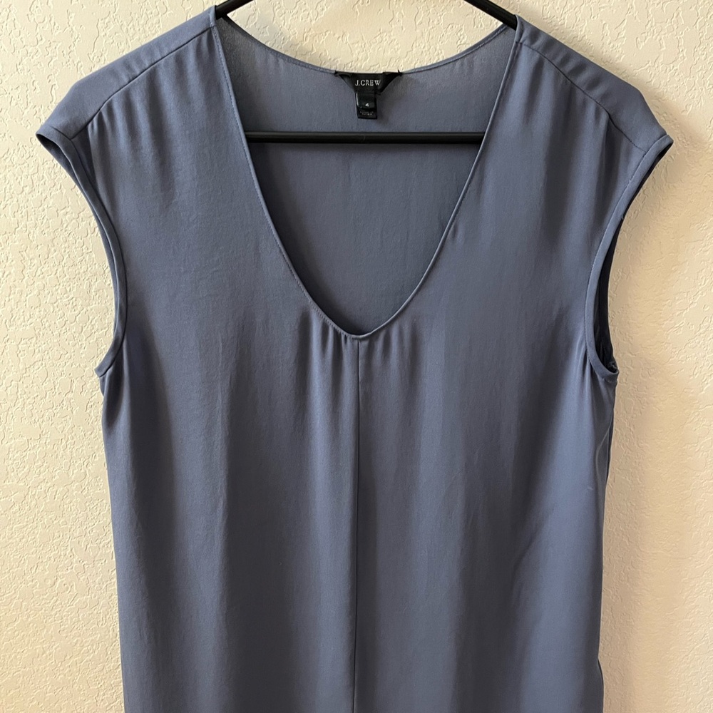 J.Crew Women’s Sleeveless V-Neck Blouse Size 4 Bachelor Blue Top - Picture 2 of 7